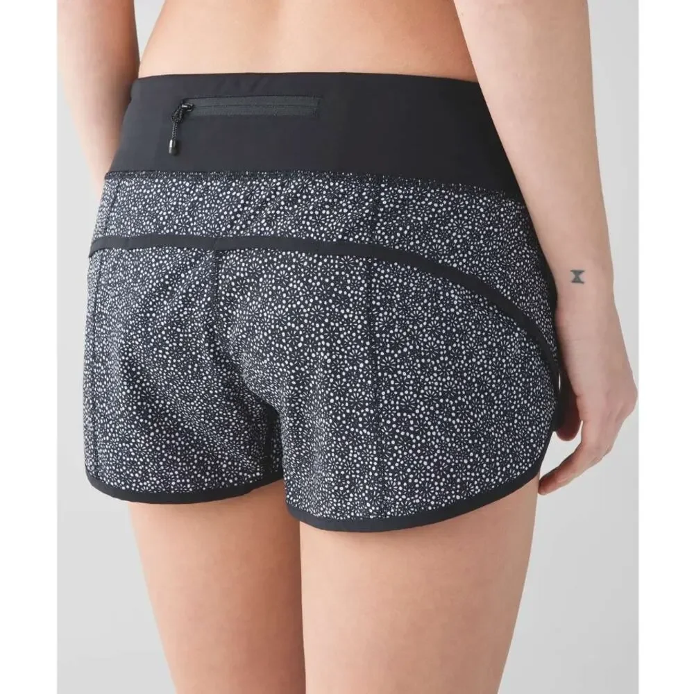 Lululemon Speed Up Short Size 4 Freckle Flower Black/White 2.5